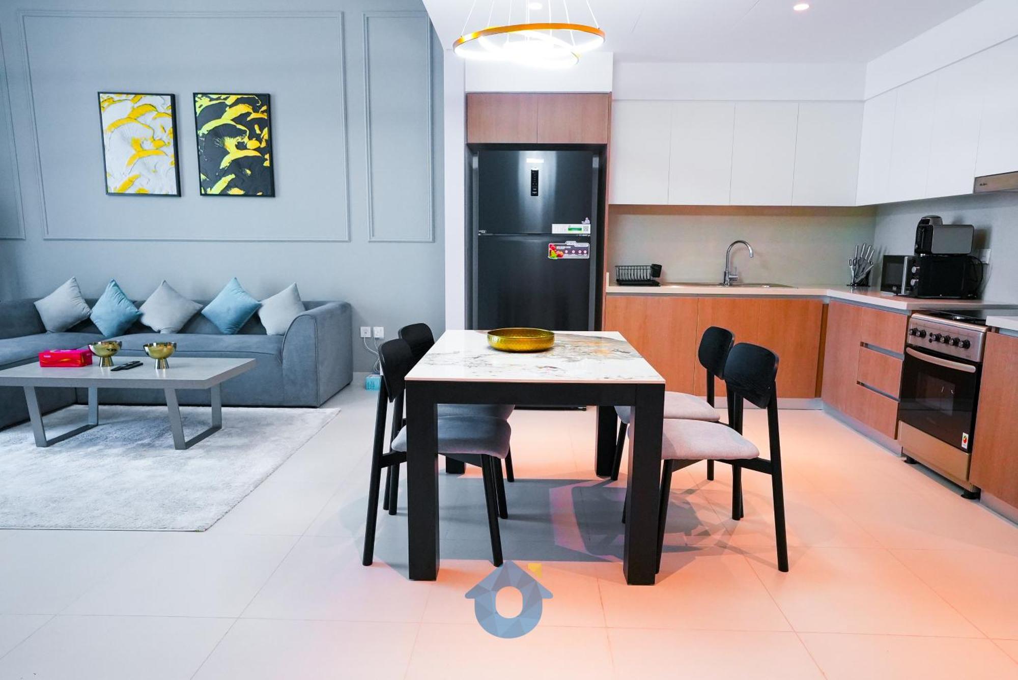 Like - 4204 Luxurious 2-bedroom With Spectacular And Creek Views Apartment *