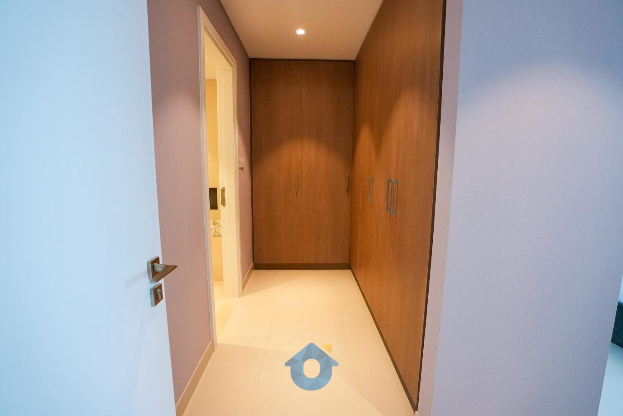 Like - 4204 Luxurious 2-bedroom With Spectacular And Creek Views Apartment