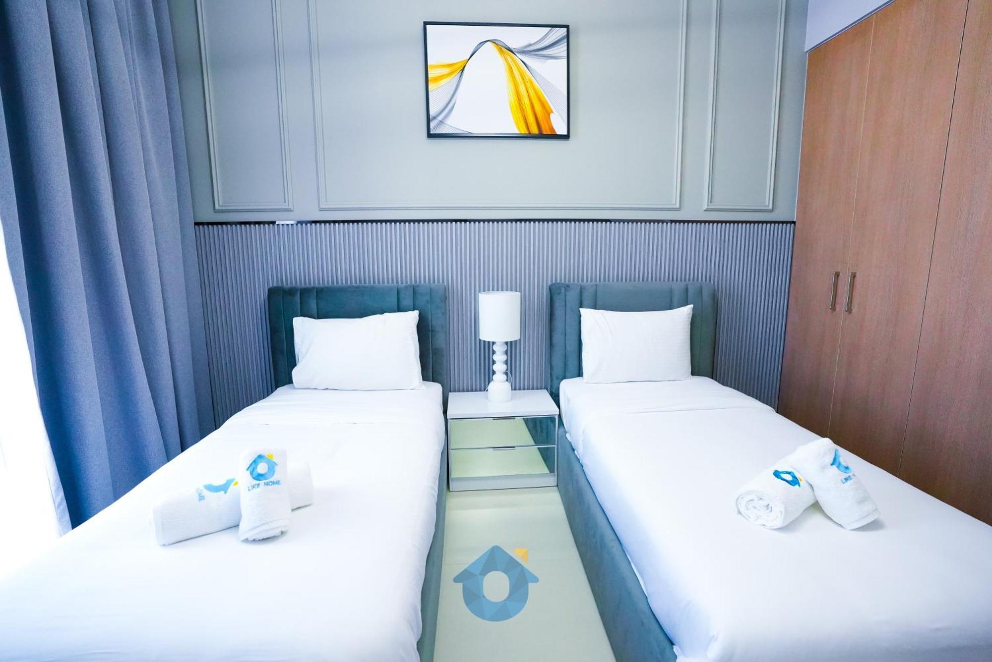 Like - 4204 Luxurious 2-bedroom With Spectacular And Creek Views Apartment Dubai