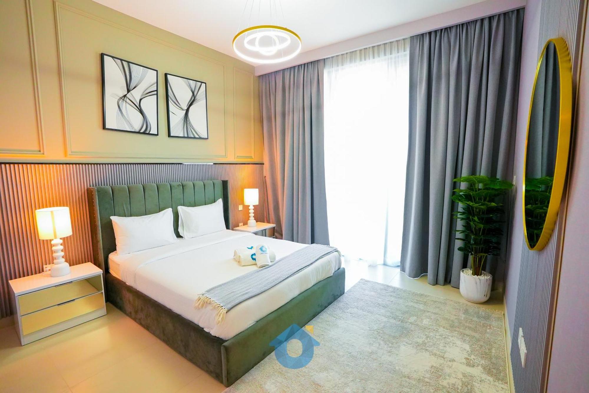 Like - 4204 Luxurious 2-bedroom With Spectacular And Creek Views